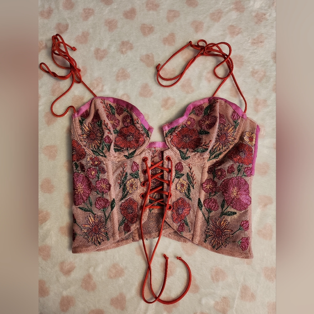 For love and lemons Kaylee crop, pink size XS, embroidered